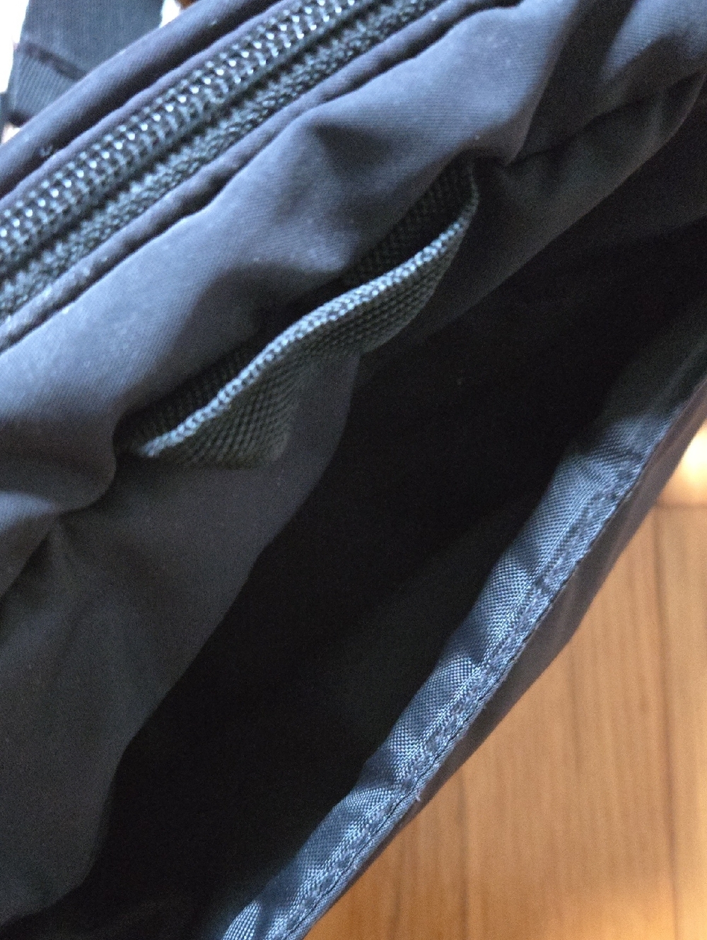 Adidas Black Crossbody Shoulder Bag with Adjustable Strap - Picture 4 of 9